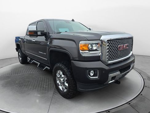 Used 2016 GMC Sierra 3500 Denali w/ Duramax Plus Package image 4