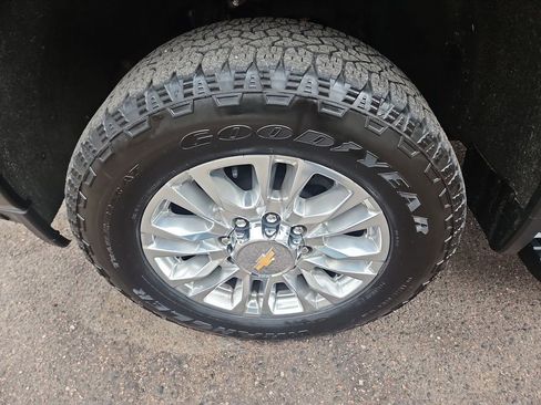 Used 2023 Chevrolet Silverado 2500 High Country w/ Z71 Off-Road Package AWD/4WD image 27