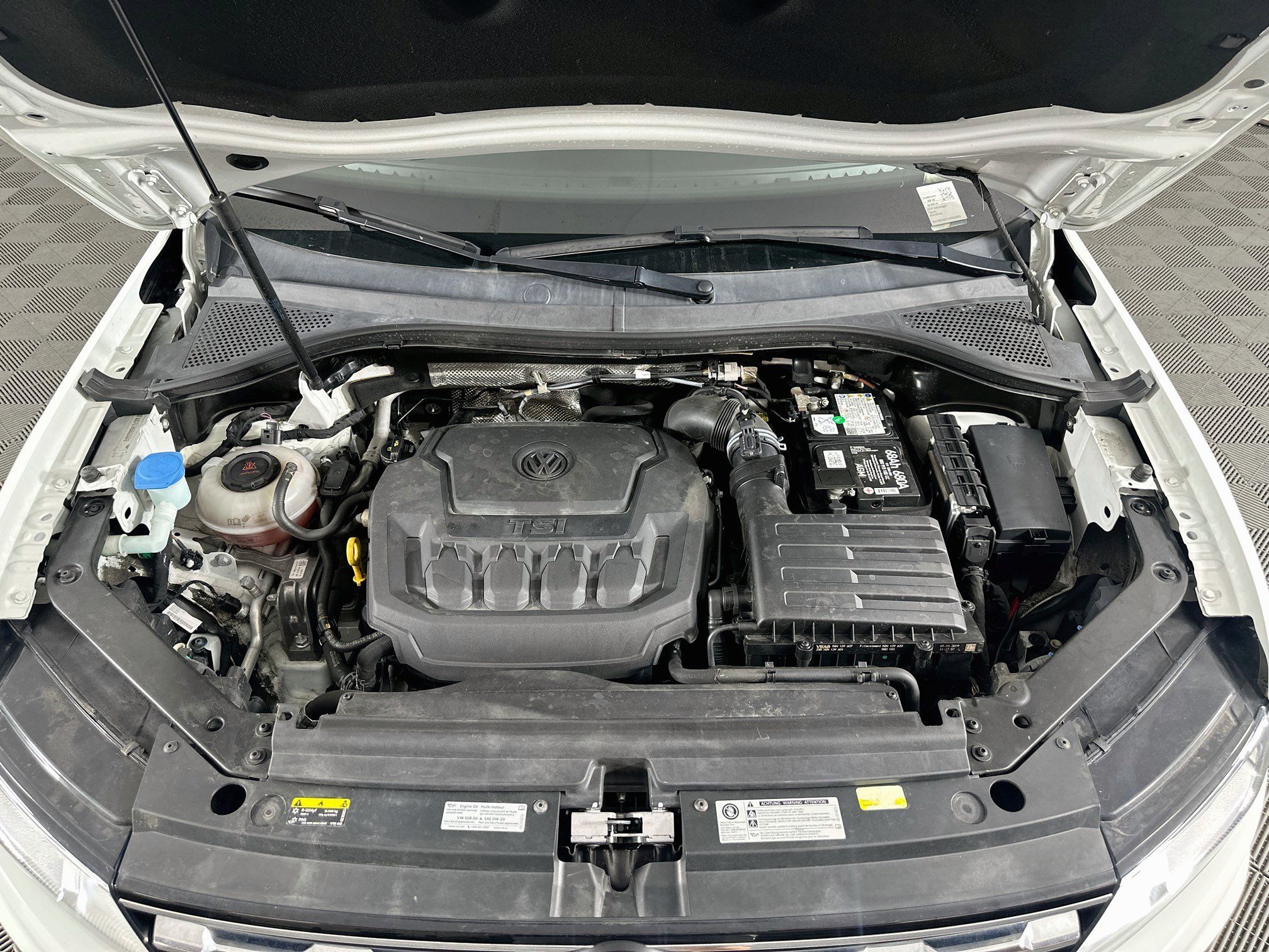 Used 2020 Volkswagen Tiguan SE FWD image 31