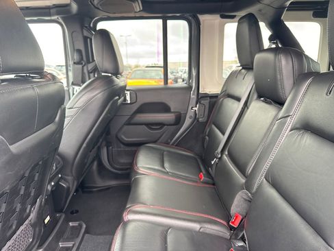 Used 2022 Jeep Wrangler Unlimited Rubicon w/ Xtreme Recon 35" Tire Package AWD/4WD image 11