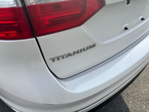 Used 2016 Ford Fiesta Titanium image 12