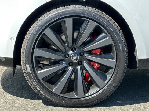 New 2025 Land Rover Range Rover SV image 30