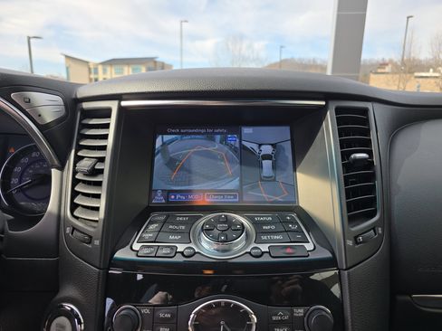 Used 2015 INFINITI QX70 AWD w/ Premium Package image 28