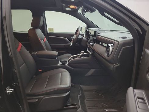 Used 2025 Chevrolet Colorado Z71 w/ Technology Package image 23