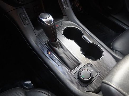 Used 2019 GMC Acadia SLT w/ Black Edition image 43