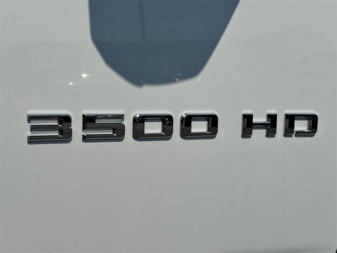 Used 2024 Chevrolet Silverado 3500 LT image 12