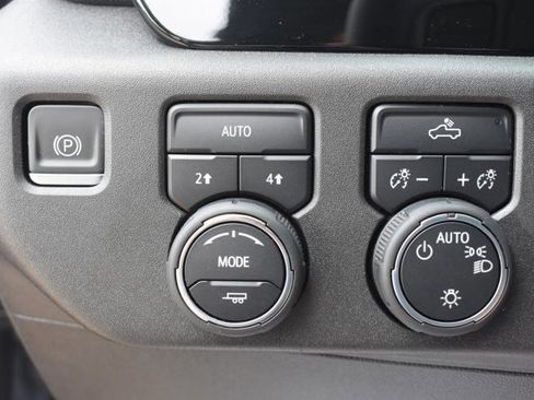 Used 2023 Chevrolet Silverado 1500 LT AWD/4WD image 29