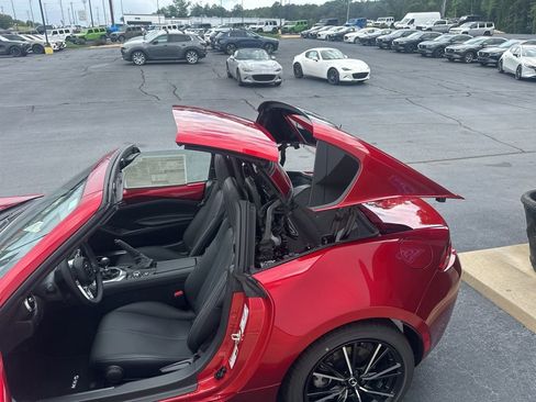 New 2026 MAZDA MX-5 Miata RF Grand Touring RWD image 37