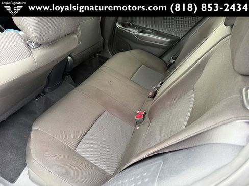 Used 2019 Toyota C-HR XLE FWD image 10