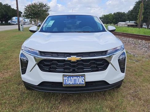 New 2026 Chevrolet Trax LS w/ LS Convenience Package FWD image 35
