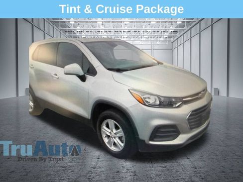 Used 2021 Chevrolet Trax LS AWD/4WD image 1