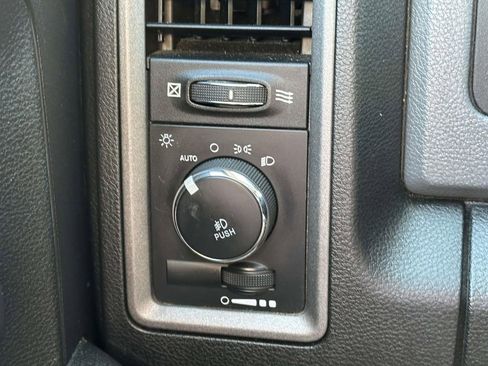 Used 2018 RAM 5500 Tradesman w/ Chrome Appearance Group image 19