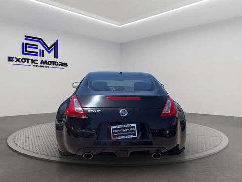 Used 2009 Nissan 370Z Touring RWD image 4