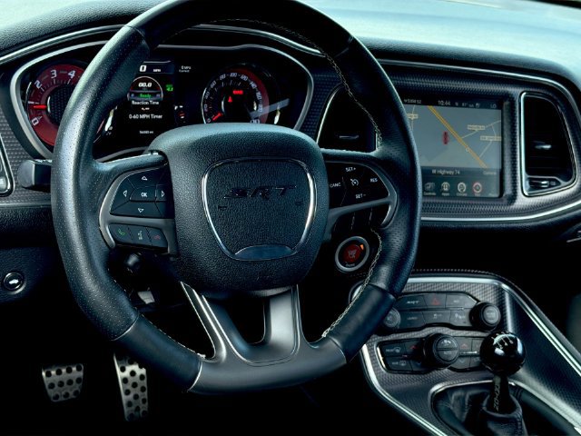 Used 2015 Dodge Challenger SRT Hellcat RWD image 18