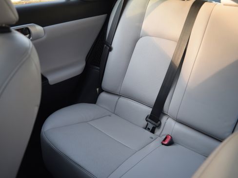 Used 2012 Lexus CT 200h Premium w/ Leather Pkg image 17