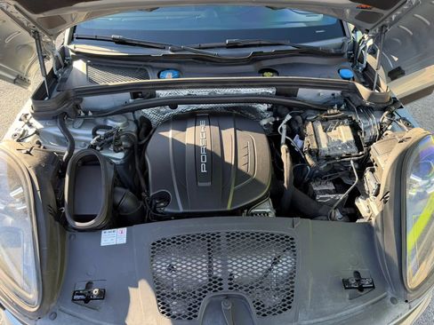 Used 2021 Porsche Macan AWD/4WD image 34