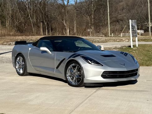 Used 2019 Chevrolet Corvette Stingray Convertible w/ 3LT Preferred Equipment Group image 1