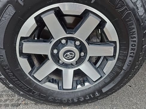Used 2023 Toyota 4Runner TRD Off-Road AWD/4WD image 40