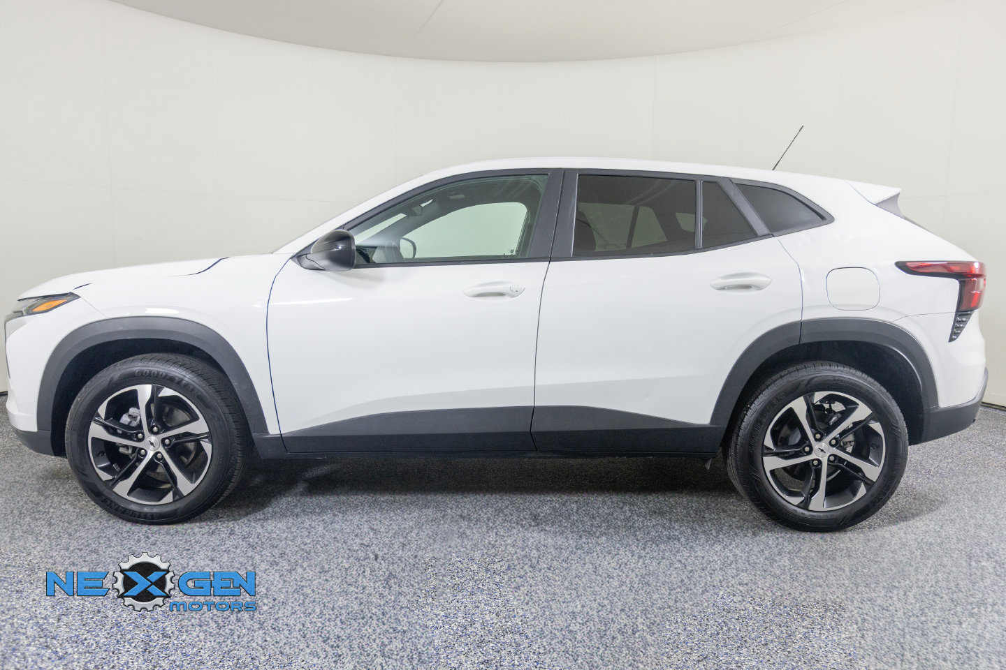 Used 2025 Chevrolet Trax RS w/ Driver Confidence Package FWD image 26