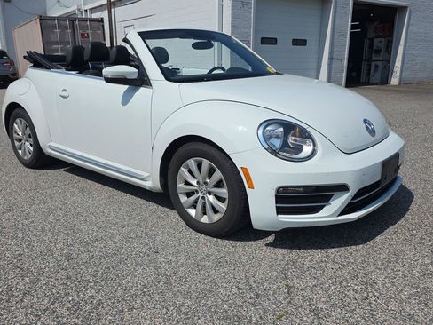 Used 2018 Volkswagen Beetle 2.0T S FWD image 8