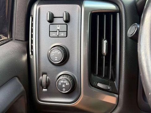 Used 2018 Chevrolet Silverado 1500 LT w/ All Star Edition AWD/4WD image 21