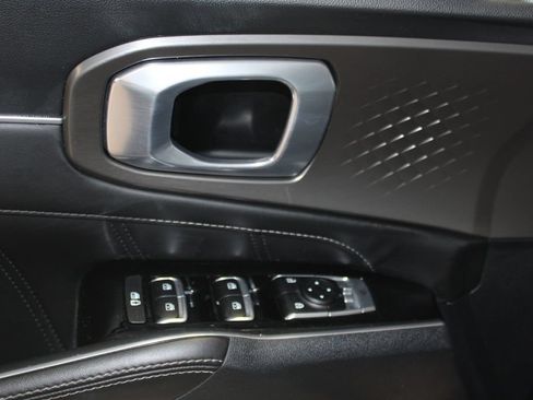 Used 2023 Kia Sorento SX AWD/4WD image 6