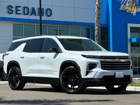 New 2026 Chevrolet Traverse LT w/ Enhanced Driving Package FWD image 2