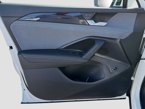 New 2026 Volkswagen Tiguan SE FWD image 21