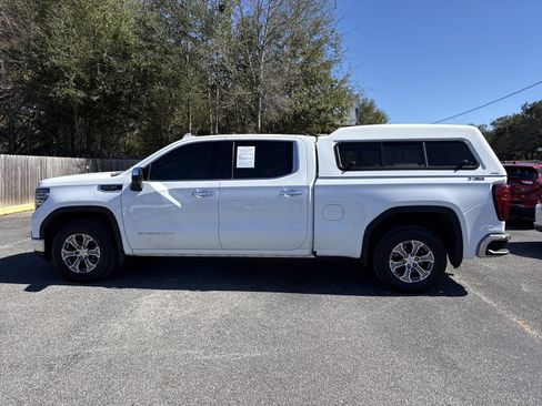 Used 2023 GMC Sierra 1500 SLT w/ X31 Off-Road Package AWD/4WD image 2