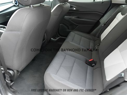 Used 2025 Chevrolet Trax LS w/ LS Convenience Package image 31