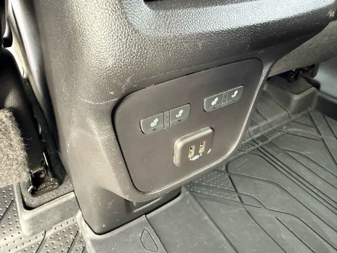Used 2021 Chevrolet Equinox Premier FWD image 14