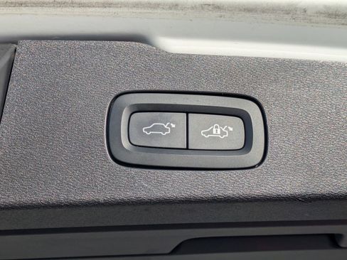 Used 2020 Volvo V60 T5 Momentum w/ Protection Package Premier image 13