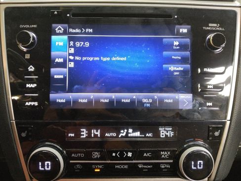 Used 2018 Subaru Outback 3.6R Touring AWD/4WD image 25