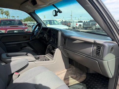 Used 2003 Chevrolet Avalanche 2WD image 33