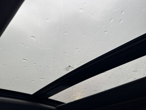 Used 2017 Chevrolet Malibu Hybrid w/ Leather Package image 21