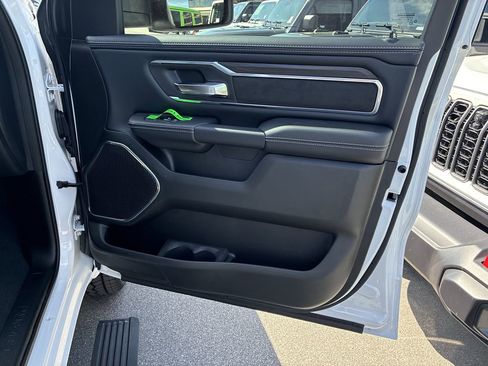 New 2026 RAM 1500 Laramie w/ Laramie Preferred Package AWD/4WD image 33