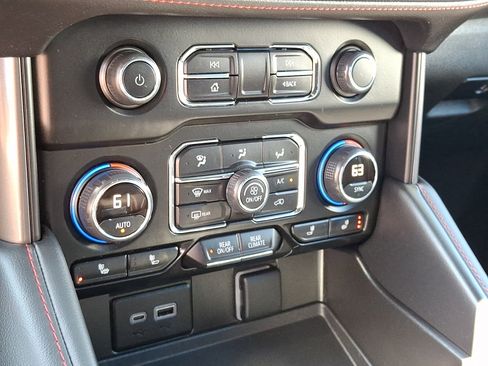 Certified 2023 Chevrolet Suburban RST AWD/4WD image 17