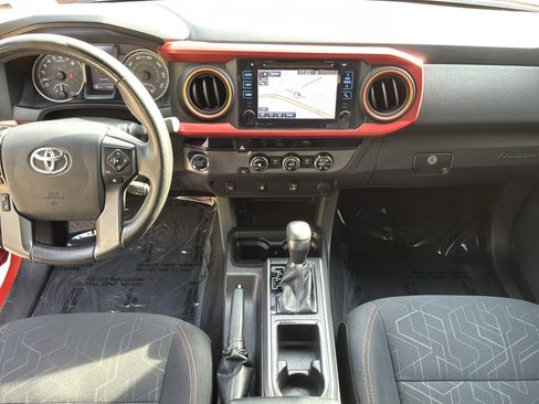 Used 2016 Toyota Tacoma TRD Sport w/ Towing Package image 28