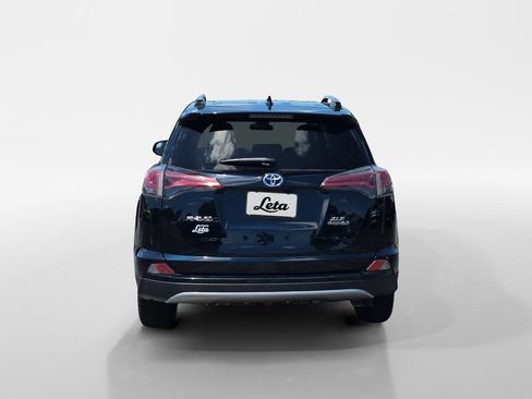Used 2018 Toyota RAV4 XLE AWD/4WD image 5