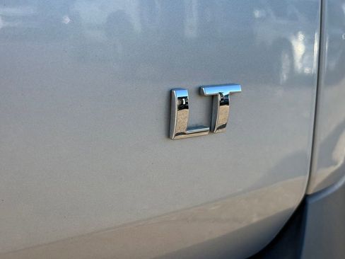 Used 2019 Chevrolet Traverse LT w/ LT Premium Package FWD image 10