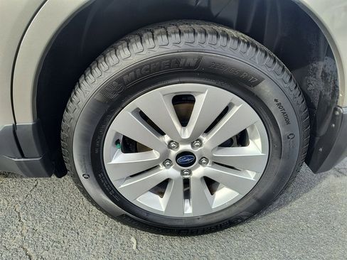 Used 2019 Subaru Outback 2.5i Premium w/ Popular Package #2 image 10