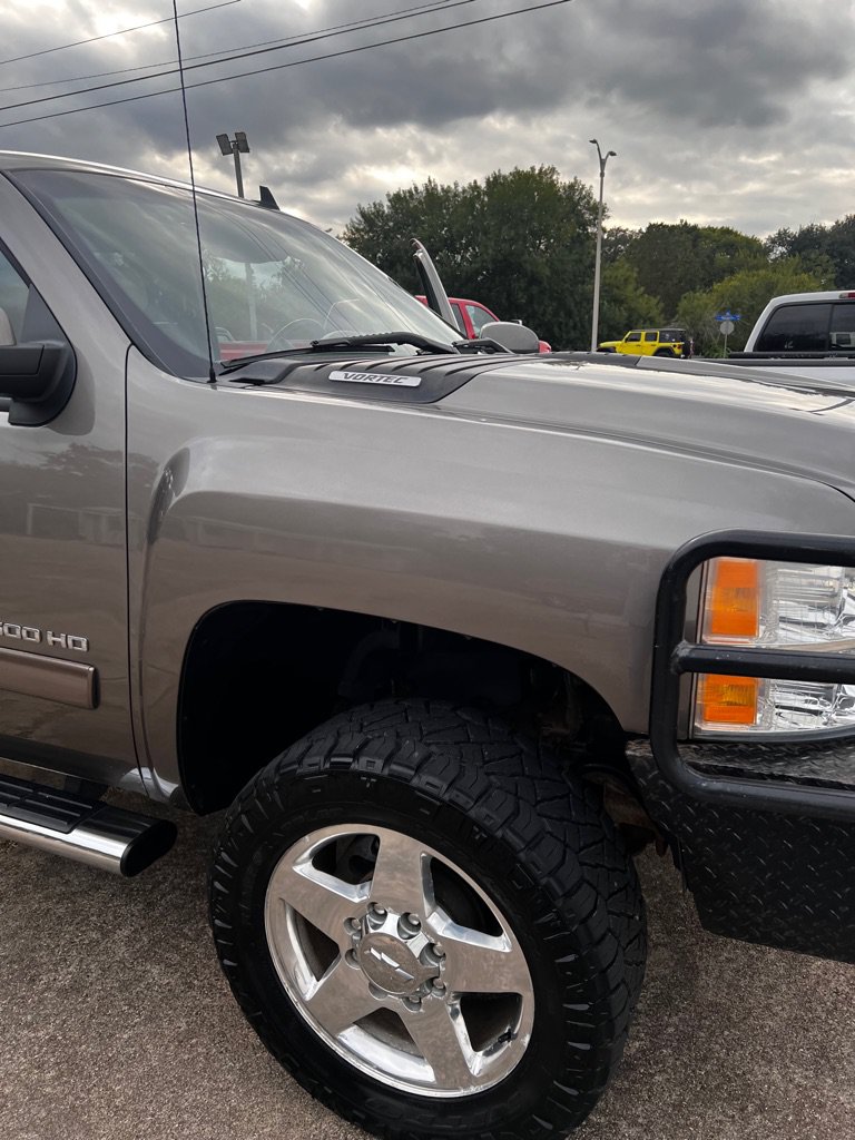 Used 2012 Chevrolet Silverado 2500 LTZ w/ LTZ Plus Package AWD/4WD image 4