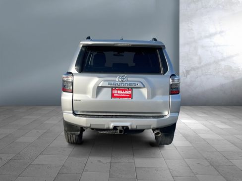 Used 2019 Toyota 4Runner SR5 image 5