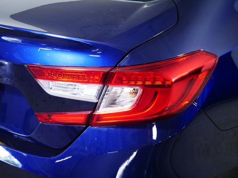 Used 2019 Honda Accord LX image 17