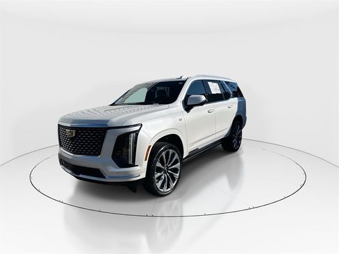 Used 2025 Cadillac Escalade Premium Luxury w/ Touring Package image 4