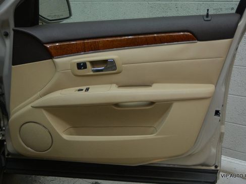 Used 2008 Cadillac SRX w/ Utility Package RWD image 8