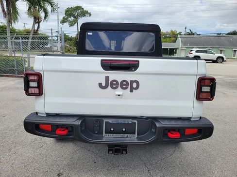 Used 2024 Jeep Gladiator Rubicon w/ Safety Group image 6