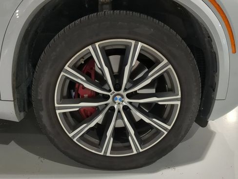 Used 2024 BMW X5 xDrive40i w/ M Sport Package AWD/4WD image 6
