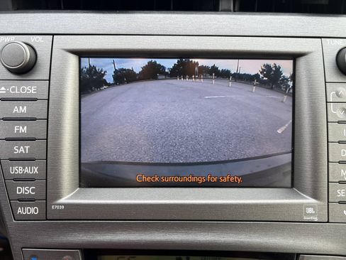Used 2013 Toyota Prius Four w/ Deluxe Solar Roof Pkg FWD image 17