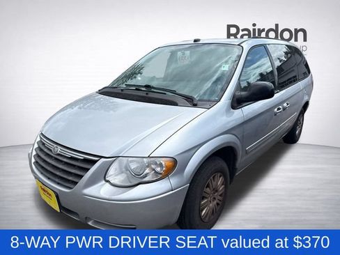 Used 2005 Chrysler Town & Country LX w/ Popular Equipment Group II FWD image 3